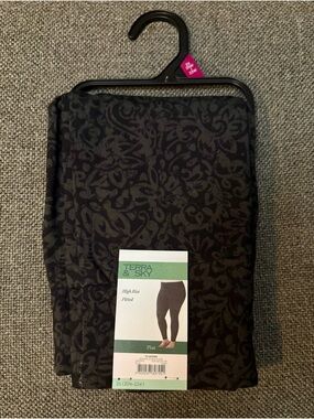 Women’s 2XL Leggings Black/Paisley Terra & Sky NEW with tags!